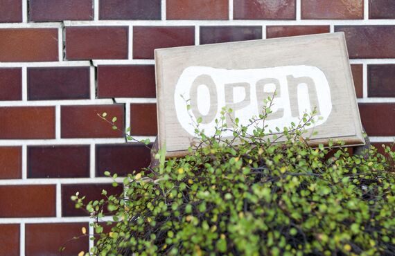 看板の施工を行う会社は埼玉でのネオンライト故障にも対応しております